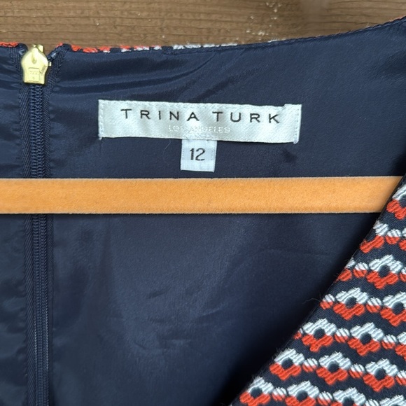 Trina Turk daisy pattern red/black bell sleeve dress size 12 - Picture 2 of 5